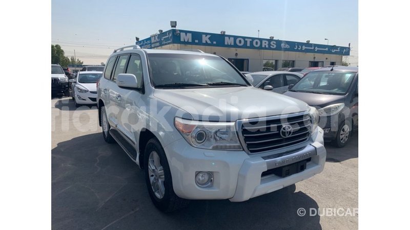 Big with watermark toyota land cruiser diana import dubai 4803