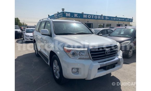 Hividy Toyota Land Cruiser fotsy Car in Import - Dubai in Diana Hividy Toyota Land Cruiser fotsy Car in Import - Dubai in Diana