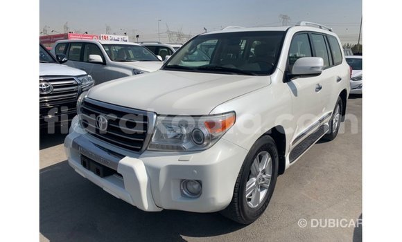 Hividy Toyota Land Cruiser fotsy Car in Import - Dubai in Diana Hividy Toyota Land Cruiser fotsy Car in Import - Dubai in Diana
