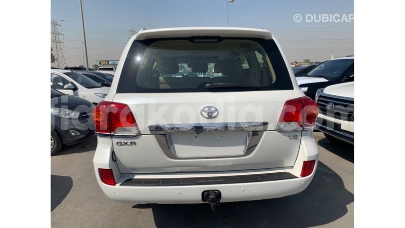 Big with watermark toyota land cruiser diana import dubai 4803