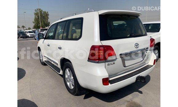 Hividy Toyota Land Cruiser fotsy Car in Import - Dubai in Diana Hividy Toyota Land Cruiser fotsy Car in Import - Dubai in Diana