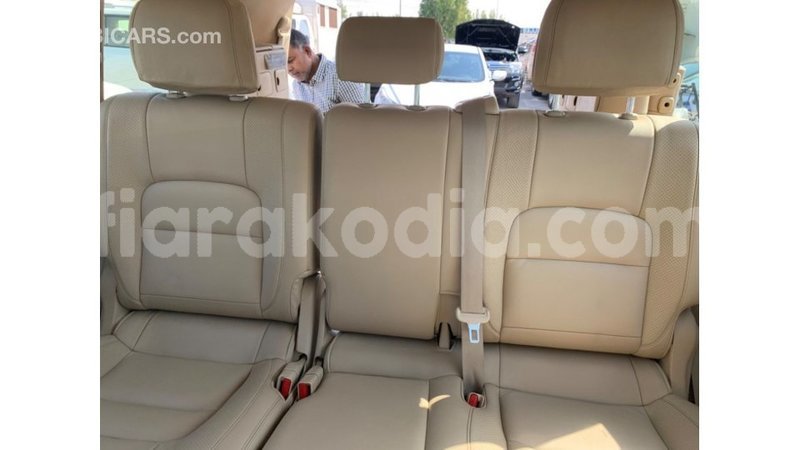 Big with watermark toyota land cruiser diana import dubai 4803