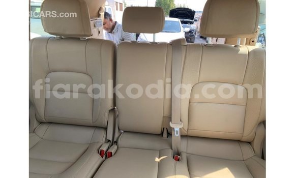 Hividy Toyota Land Cruiser fotsy Car in Import - Dubai in Diana Hividy Toyota Land Cruiser fotsy Car in Import - Dubai in Diana