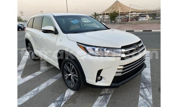 Acheter Import Voiture Toyota Highlander Blanc à Import - Dubai, Diana Acheter Import Voiture Toyota Highlander Blanc à Import - Dubai, Diana