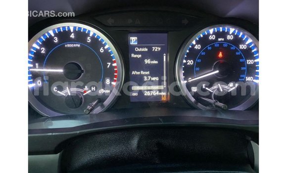 Acheter Import Voiture Toyota Highlander Blanc à Import - Dubai, Diana Acheter Import Voiture Toyota Highlander Blanc à Import - Dubai, Diana