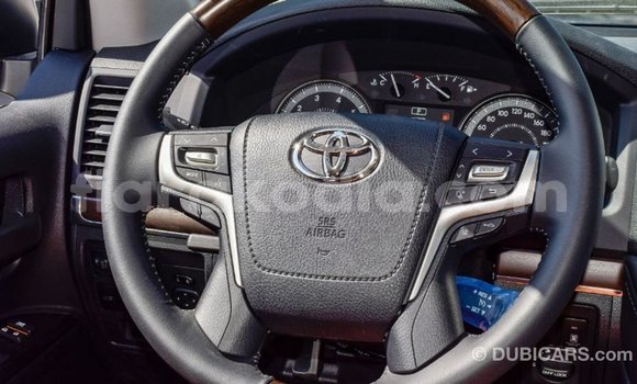 Hividy Toyota Land Cruiser fotsy Car in Import - Dubai in Diana Hividy Toyota Land Cruiser fotsy Car in Import - Dubai in Diana
