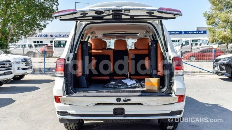 Big with watermark toyota land cruiser diana import dubai 4809