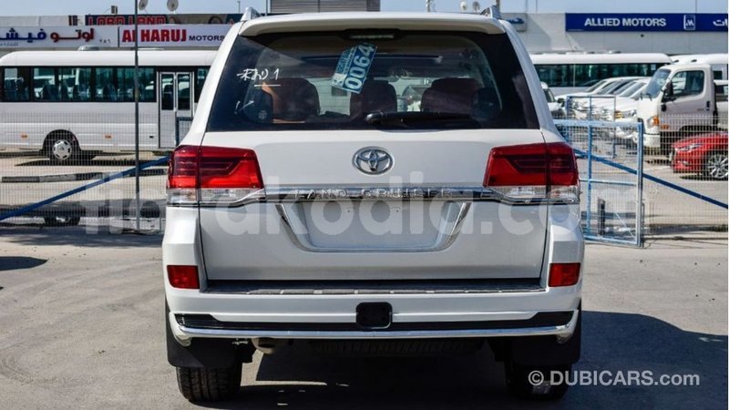 Big with watermark toyota land cruiser diana import dubai 4809