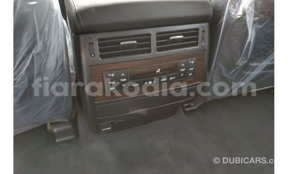 Acheter Import Voiture Toyota Land Cruiser Blanc à Import - Dubai, Diana Acheter Import Voiture Toyota Land Cruiser Blanc à Import - Dubai, Diana