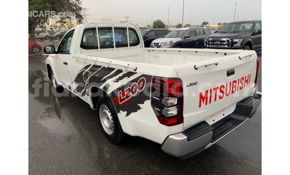 Hividy Mitsubishi L200 fotsy Car in Import - Dubai in Diana Hividy Mitsubishi L200 fotsy Car in Import - Dubai in Diana