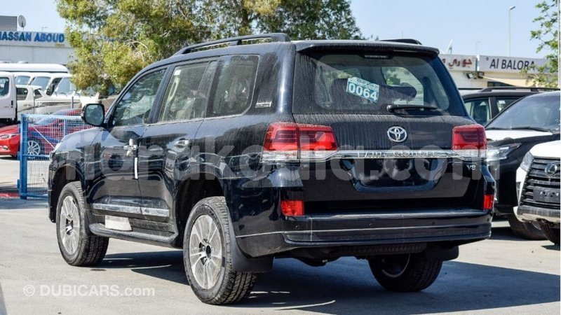 Big with watermark toyota land cruiser diana import dubai 4827