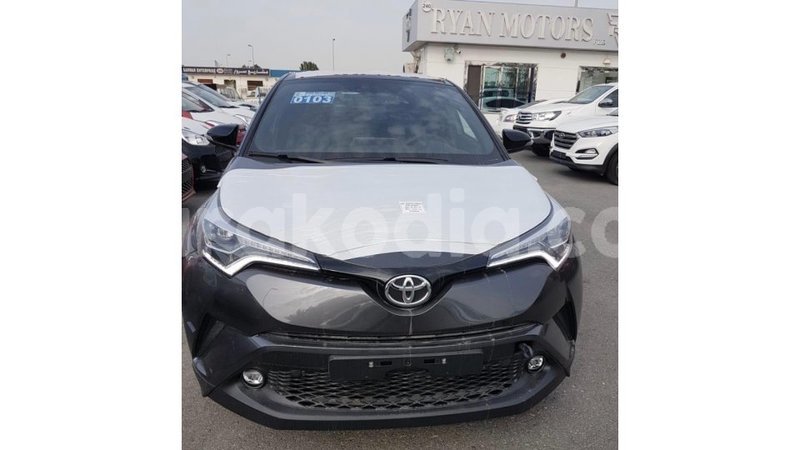 Big with watermark toyota c hr diana import dubai 4841