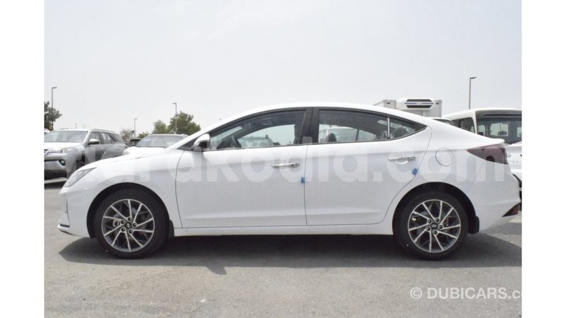 Big with watermark hyundai elantra diana import dubai 4844