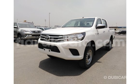 Hividy Toyota Hilux fotsy Car in Import - Dubai in Diana Hividy Toyota Hilux fotsy Car in Import - Dubai in Diana