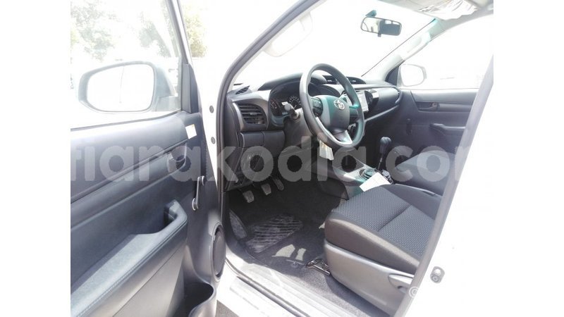 Big with watermark toyota hilux diana import dubai 4853