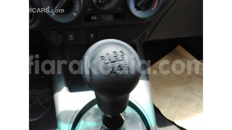 Big with watermark toyota hilux diana import dubai 4853