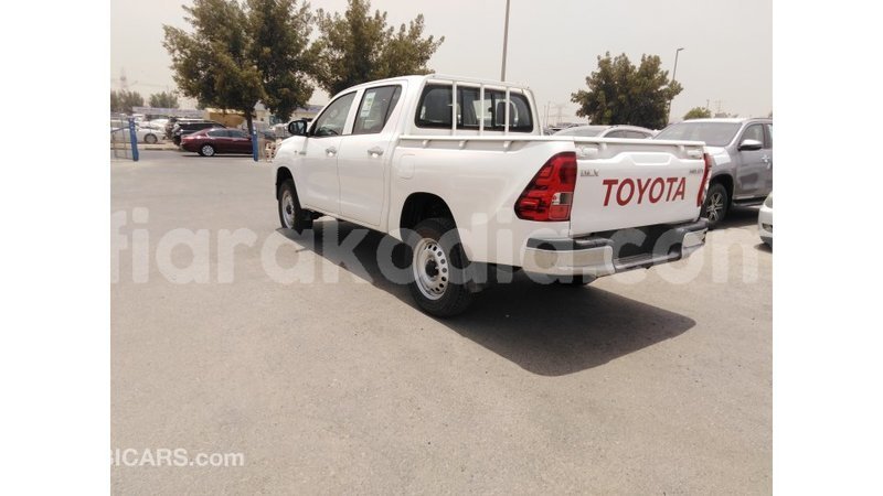 Big with watermark toyota hilux diana import dubai 4853