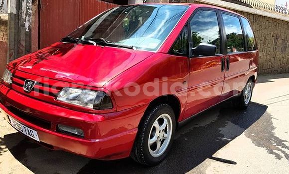 Hividy Peugeot 806 Red Car in Antananarivo in Analamanga Hividy Peugeot 806 Red Car in Antananarivo in Analamanga
