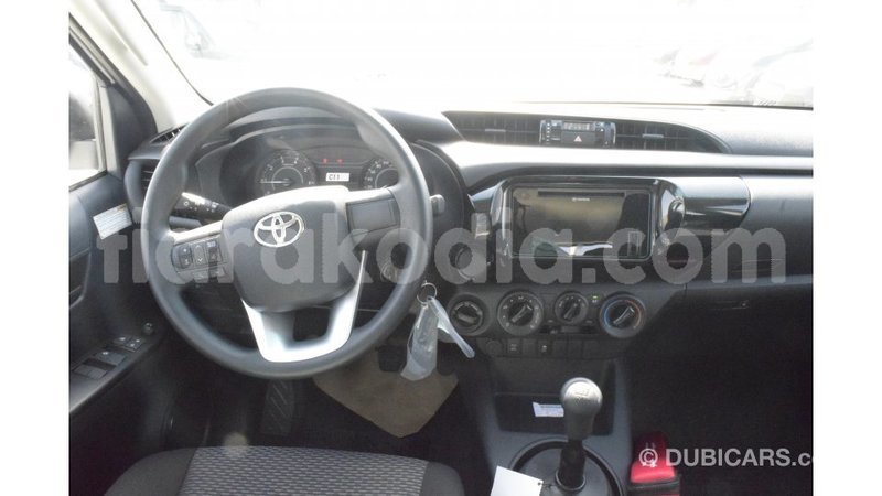 Big with watermark toyota hilux diana import dubai 4859