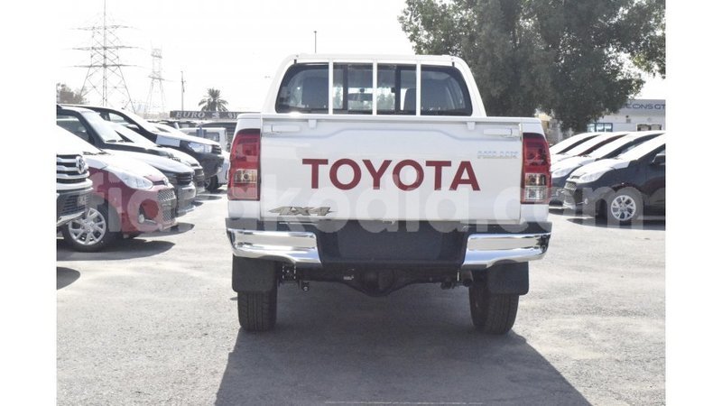 Big with watermark toyota hilux diana import dubai 4859