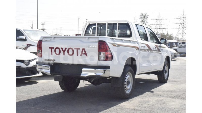 Big with watermark toyota hilux diana import dubai 4859