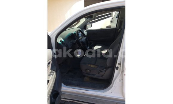 Acheter Import Voiture Toyota Hilux Blanc à Import - Dubai, Diana Acheter Import Voiture Toyota Hilux Blanc à Import - Dubai, Diana