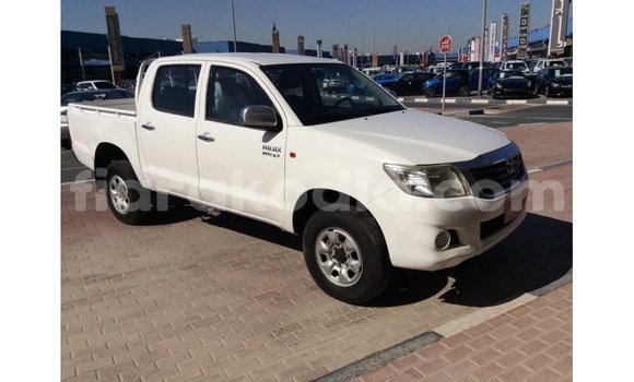 Acheter Import Voiture Toyota Hilux Blanc à Import - Dubai, Diana Acheter Import Voiture Toyota Hilux Blanc à Import - Dubai, Diana
