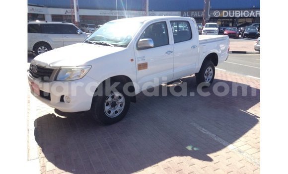 Acheter Import Voiture Toyota Hilux Blanc à Import - Dubai, Diana Acheter Import Voiture Toyota Hilux Blanc à Import - Dubai, Diana