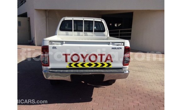 Acheter Import Voiture Toyota Hilux Blanc à Import - Dubai, Diana Acheter Import Voiture Toyota Hilux Blanc à Import - Dubai, Diana