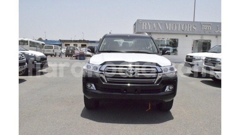 Big with watermark toyota land cruiser diana import dubai 4884