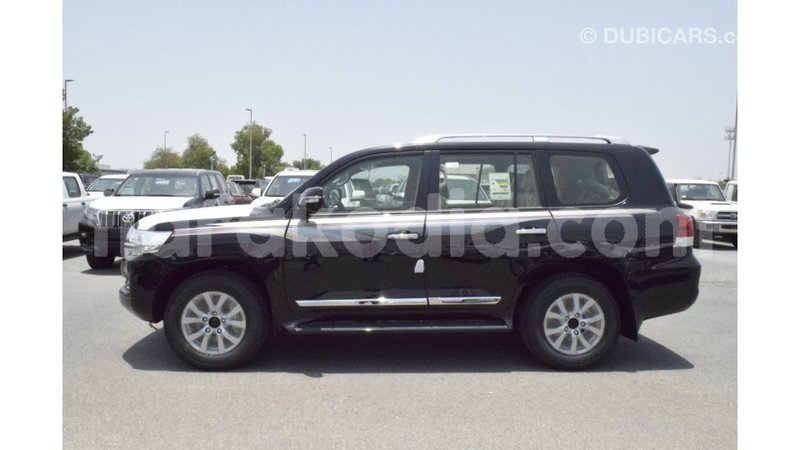 Big with watermark toyota land cruiser diana import dubai 4884