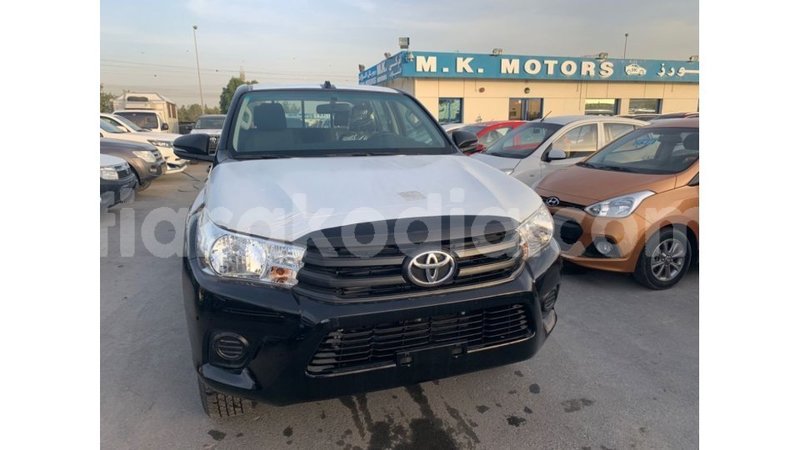 Big with watermark toyota hilux diana import dubai 4890