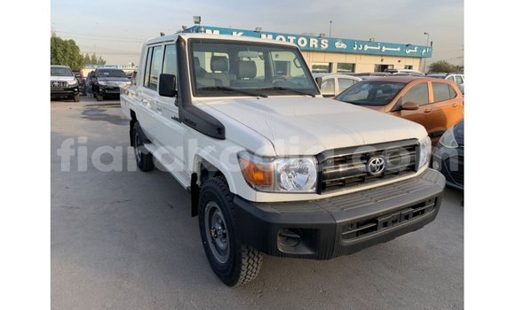 Hividy Toyota Land Cruiser fotsy Car in Import - Dubai in Diana Hividy Toyota Land Cruiser fotsy Car in Import - Dubai in Diana