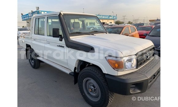 Hividy Toyota Land Cruiser fotsy Car in Import - Dubai in Diana Hividy Toyota Land Cruiser fotsy Car in Import - Dubai in Diana