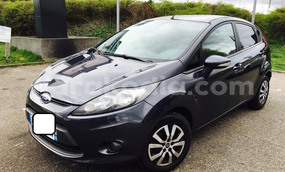 Acheter Occasion Voiture Ford Fiesta Gris à Antananarivo au Analamanga Acheter Occasion Voiture Ford Fiesta Gris à Antananarivo au Analamanga