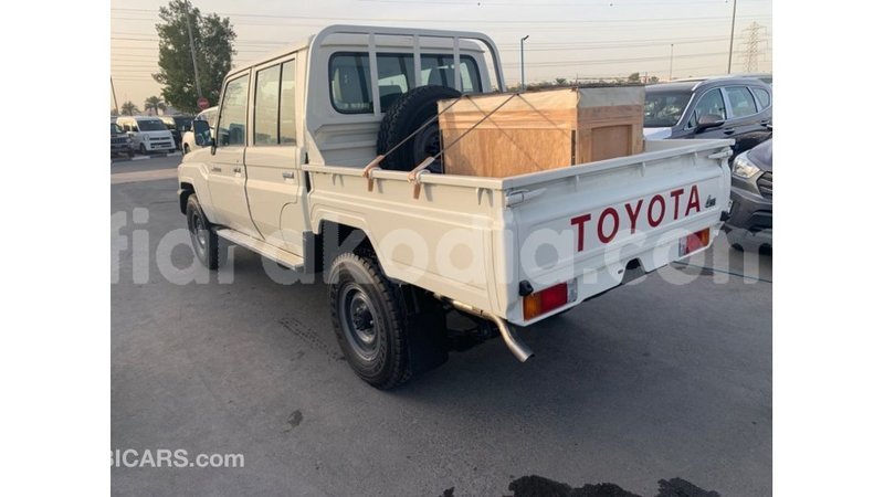 Big with watermark toyota land cruiser diana import dubai 4891