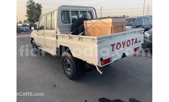 Hividy Toyota Land Cruiser fotsy Car in Import - Dubai in Diana Hividy Toyota Land Cruiser fotsy Car in Import - Dubai in Diana