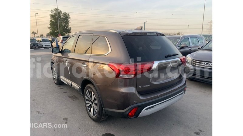 Big with watermark mitsubishi outlander diana import dubai 4897