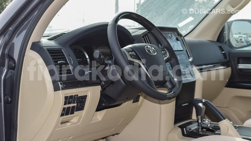 Big with watermark toyota land cruiser diana import dubai 4900