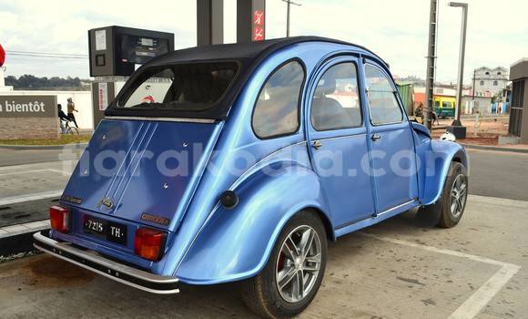 Acheter Occasion Voiture Citroen 2CV Bleu à Antananarivo au Analamanga Acheter Occasion Voiture Citroen 2CV Bleu à Antananarivo au Analamanga