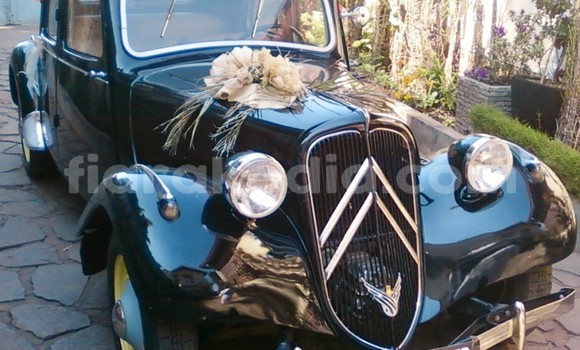 Acheter Occasion Voiture Citroen Traction Avant Blanc à Antananarivo, Analamanga Acheter Occasion Voiture Citroen Traction Avant Blanc à Antananarivo, Analamanga