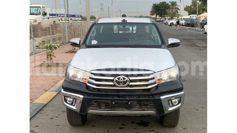 Big with watermark toyota hilux diana import dubai 4912