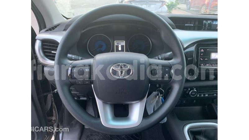 Big with watermark toyota hilux diana import dubai 4912