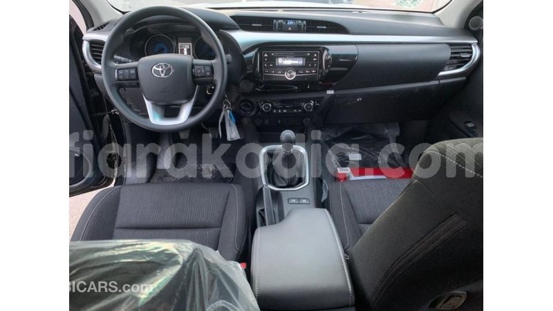 Big with watermark toyota hilux diana import dubai 4912