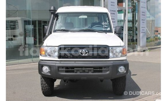 Buy Import Toyota Land Cruiser White Car in Import - Dubai in Diana Buy Import Toyota Land Cruiser White Car in Import - Dubai in Diana
