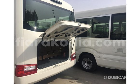 Acheter Import Voiture Toyota Coaster Blanc à Import - Dubai, Diana Acheter Import Voiture Toyota Coaster Blanc à Import - Dubai, Diana