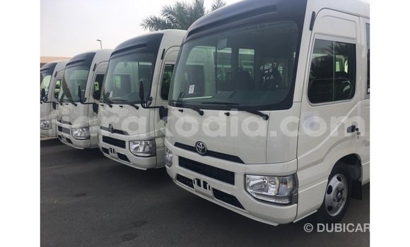 Acheter Import Voiture Toyota Coaster Blanc à Import - Dubai, Diana Acheter Import Voiture Toyota Coaster Blanc à Import - Dubai, Diana