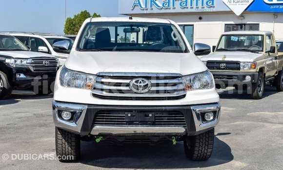 Hividy Toyota Hilux fotsy Car in Import - Dubai in Diana Hividy Toyota Hilux fotsy Car in Import - Dubai in Diana