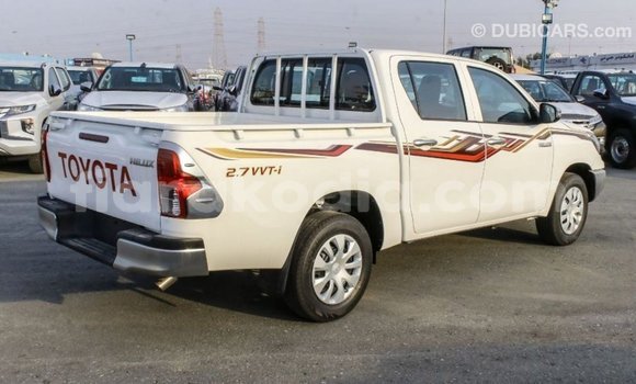 Hividy Toyota Hilux fotsy Car in Import - Dubai in Diana Hividy Toyota Hilux fotsy Car in Import - Dubai in Diana