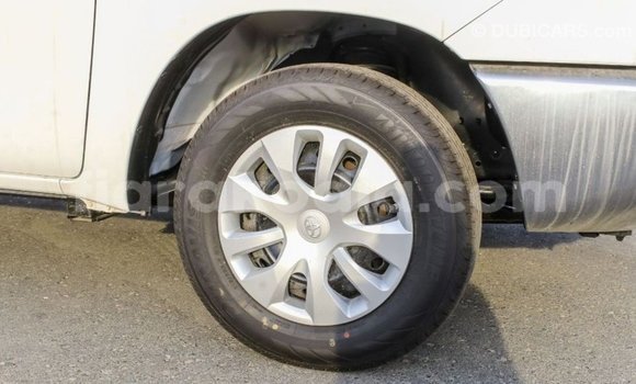 Hividy Toyota Hilux fotsy Car in Import - Dubai in Diana Hividy Toyota Hilux fotsy Car in Import - Dubai in Diana